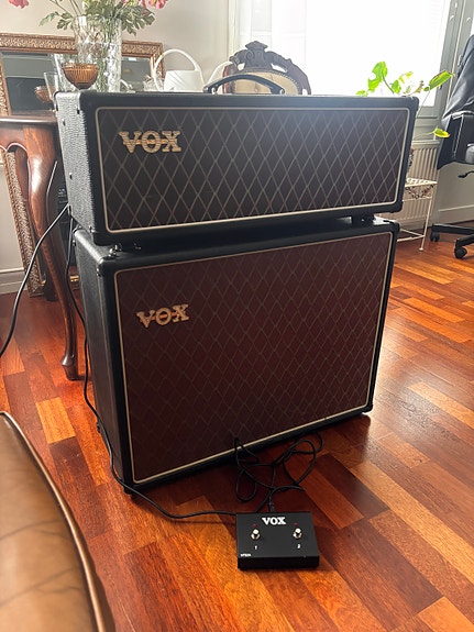 Vox Ac30 h ja Vox 2x12 kaappi