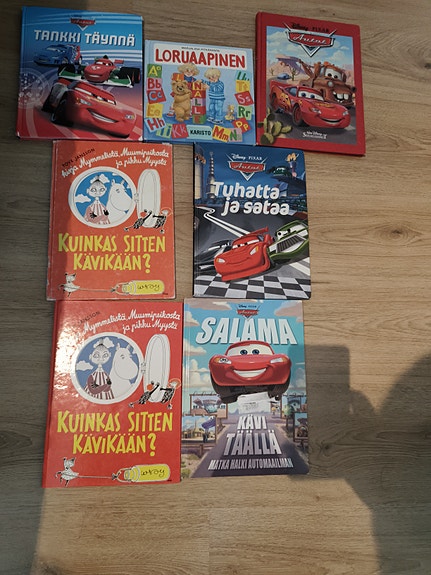 Lasten kirjat Disney Cars ja Muumit -kirjapaketti
