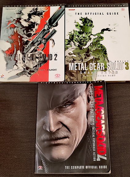 Metal Gear Solid 2, 3 ja 4 opaskirjat