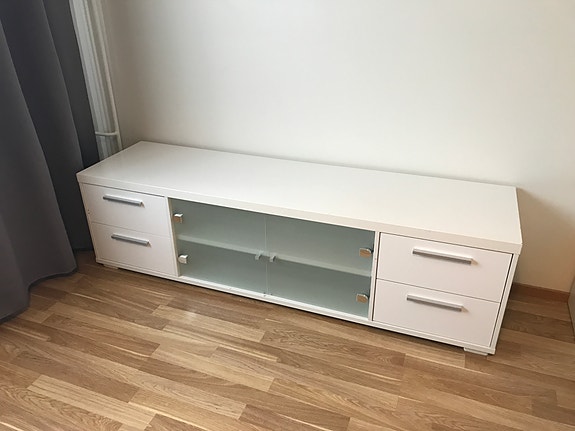 Valkoinen TV-taso