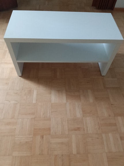 IKEA valkoinen tv-taso