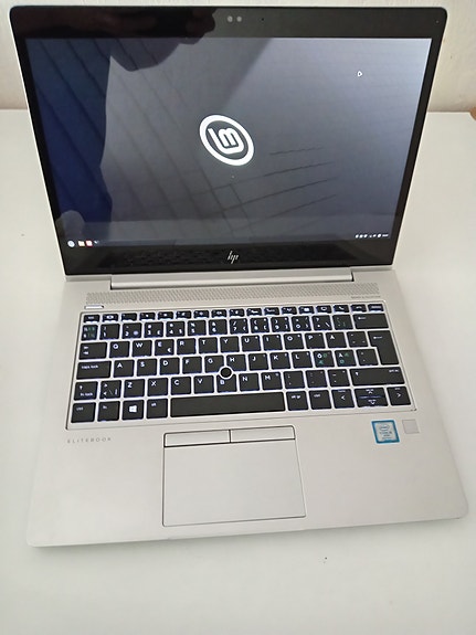 HP 830 G5 I5 8350 8gb ram 250gb SSD