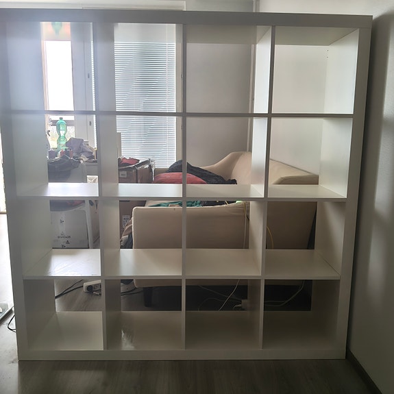 IKEA KALLAX 4x4 valkoinen hylly / tilanjakaja – hyvä kunto