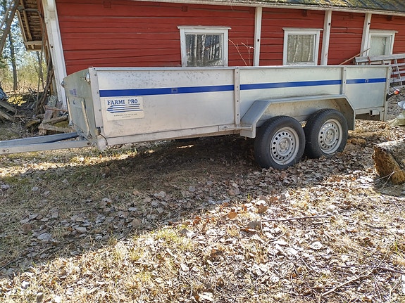 Farmi Pro 7530 kippikärry