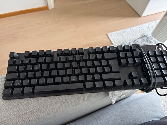 Logitech pelinäppäimistö