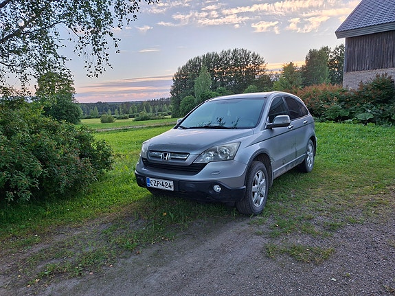 *Varattu kokonaisena* Honda CR-V 2007 osina tai kokonaan