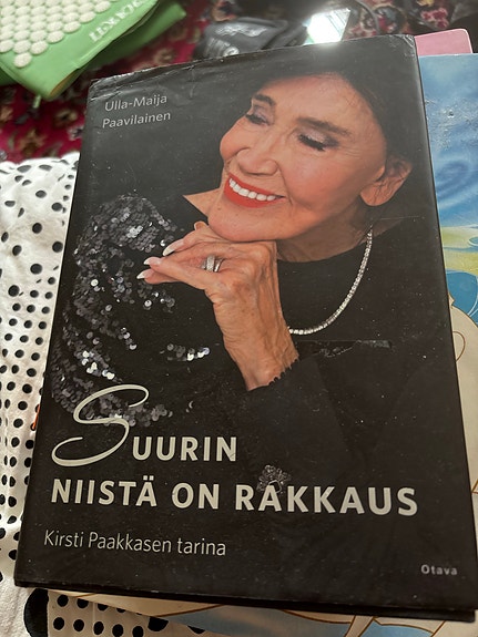 Suurin niistä on rakkaus - Kirsti Paakkasen tarina kirja