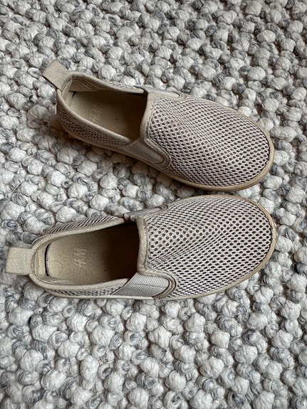H&M lasten slip-on kengät koko 26 beige unisex