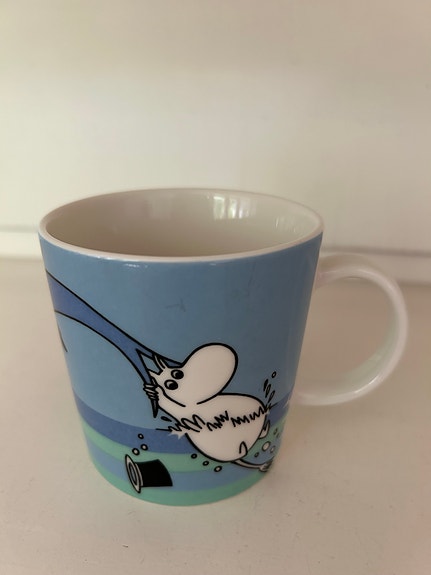Muumimuki delfiinisukellus