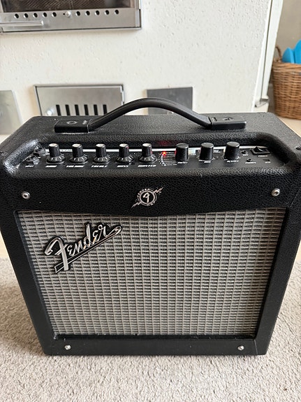 Fender Mustang I V.2 -kitaravahvistin