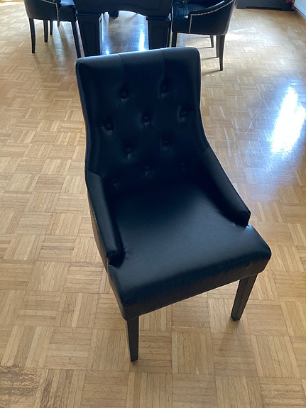Tyylikkäät Chesterfield-tyyliset ruokapöydän tuolit – 10 kpl setti