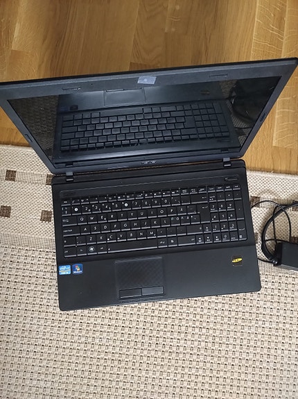 ASUS x54c läppäri
