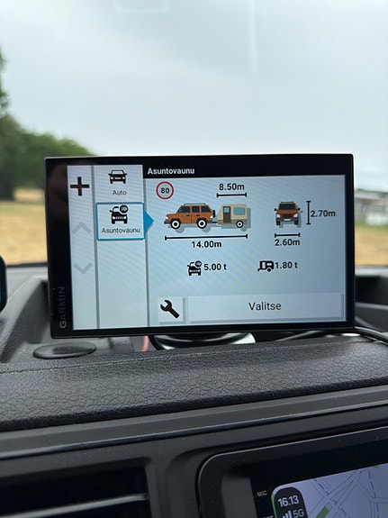 Garmin matkailuautojen navigaattori Camper 795, 7-tuumainen