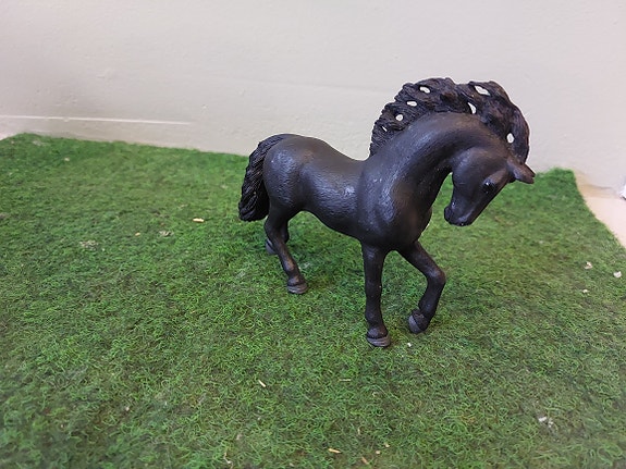 Schleich mustang-ruuna