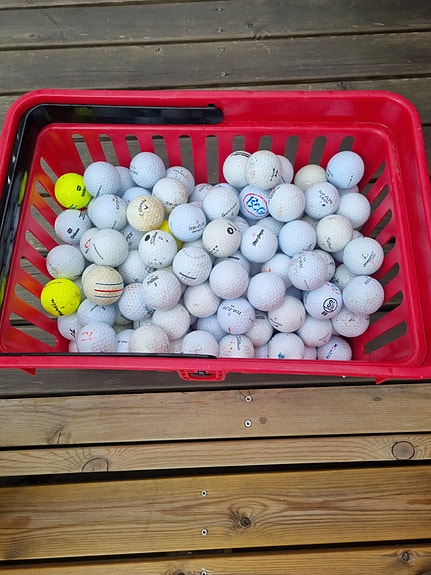 Golfpalloja 150 kpl sekalaisia käytettyjä