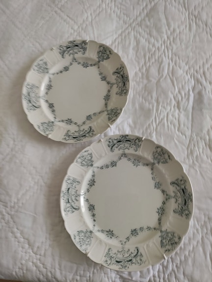 Kauniit vanhat Arabian lautaset 2 kpl