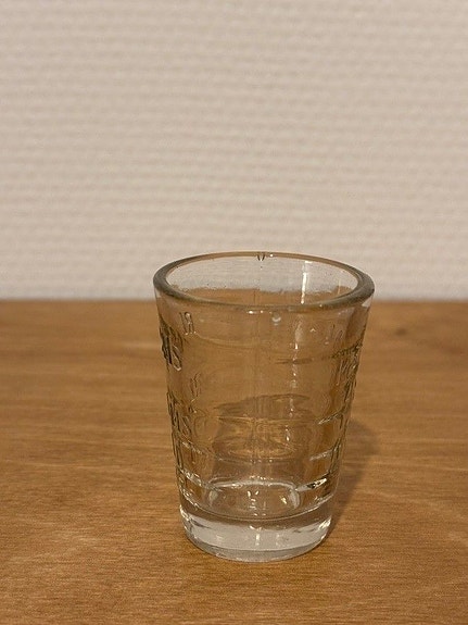 Vanha pieni mittalasi (Iittala)