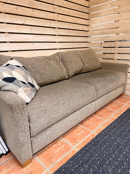 Myydään kunnon sohva väri beige