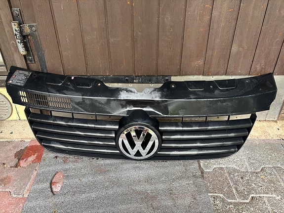 VW T5 etusäleikkö / maski