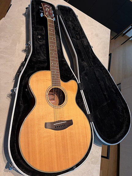Yamaha Compass elektroakustinen kitara