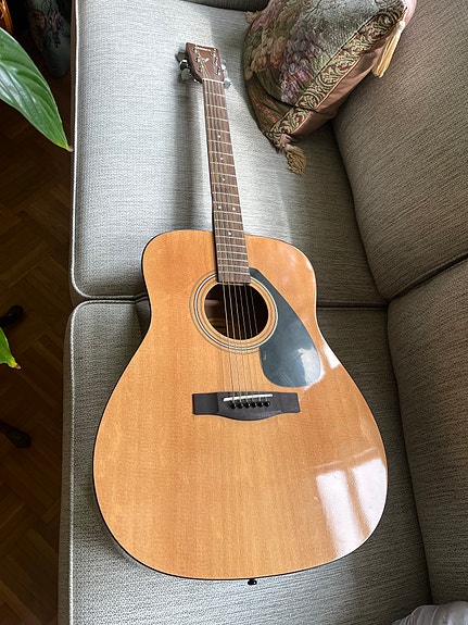 Yamaha F310P akustinen kitara