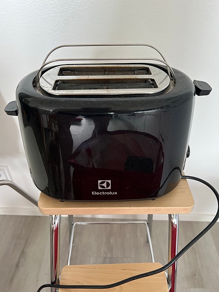 Electrolux leivänpaahdin musta 2 viipaleen