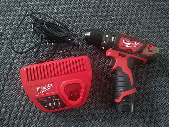 Milwaukee M12 BPD akkuiskuporakone