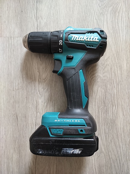 Makita DDF483z 40/23 Nm. 18V akkuporakone