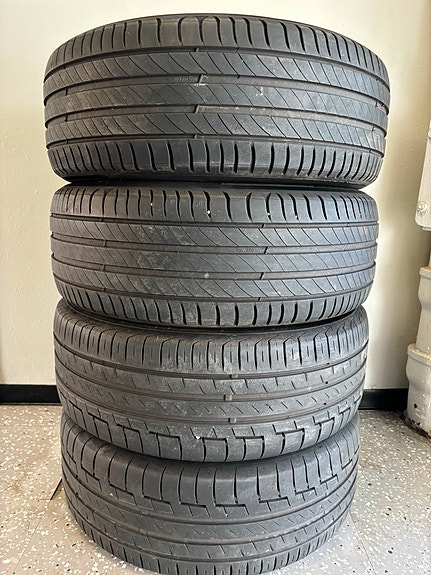 Myydään MICHELIN kesärenkaat