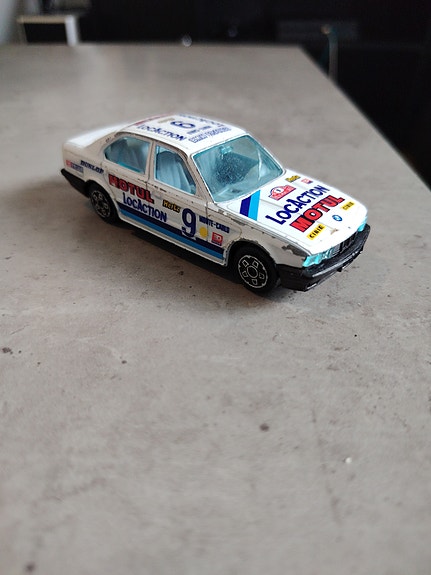 BMW 535i Burago 1:43