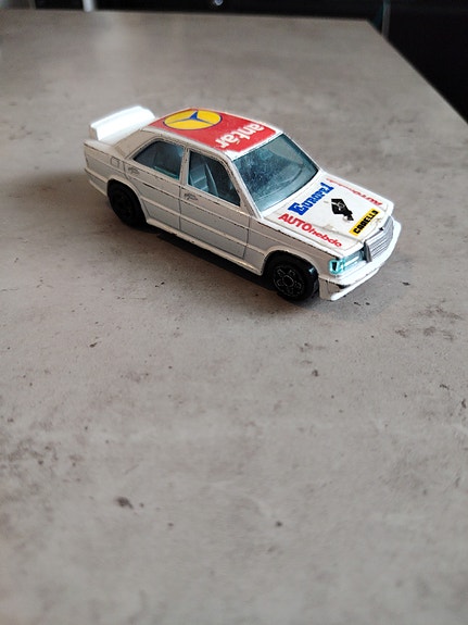 Mercedes-Benz 190E Burago 1:43