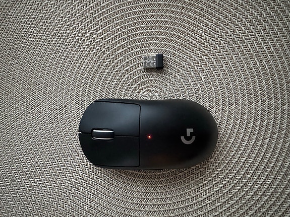 Logitech superlight pro langaton pelihiiri
