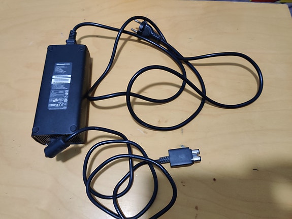 Xbox 360 Virtalähde CPA09-011A