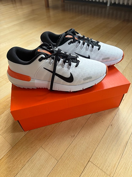 Nike Free Golf NN golfkengät koko 42 valkoinen/oranssi