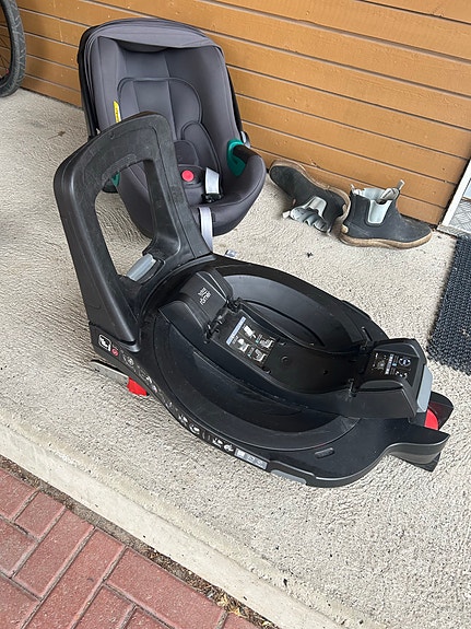BRITAX RÖMER FLEX BASE iSENSE telakka