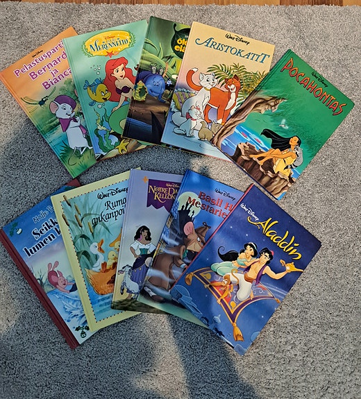 Lasten oma kirjakerho Walt Disney kirjat