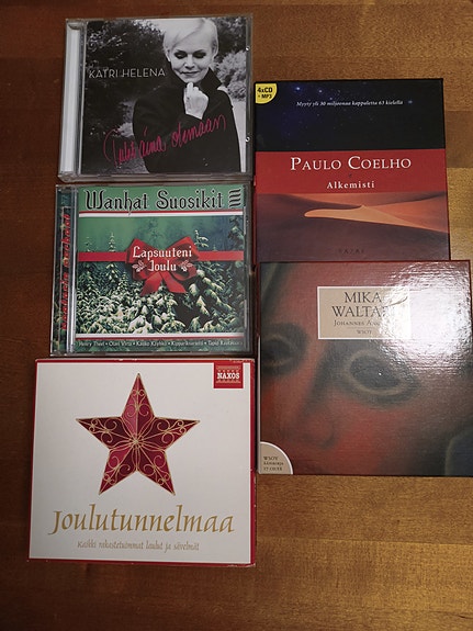 26 CD levyä