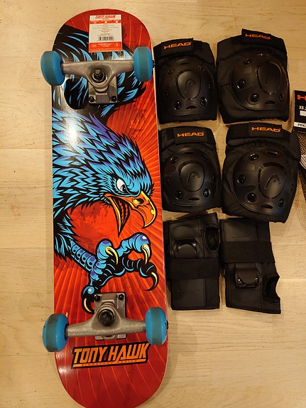 Tony Hawk 180 skeittilauta + Head suojat M