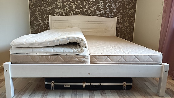 160 cm leveä sänky