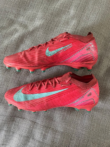 Nike Mercurial tekonurmi nappikset koko 42.5