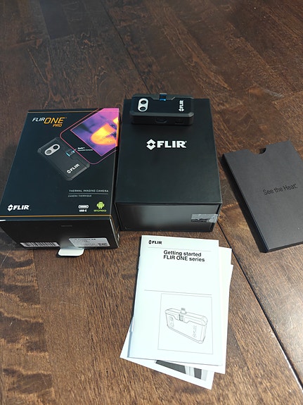 FLIR ONE Pro USB-C -lämpökamera Android-puhelimeen