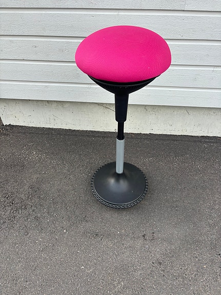 Säädettävä satulatuoli pinkki