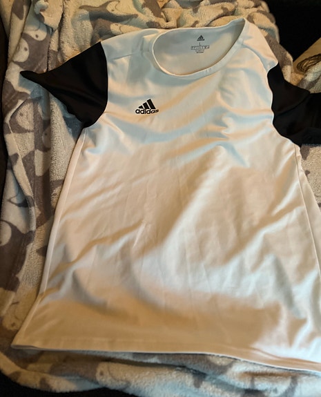 Adidas tekninen T-paita