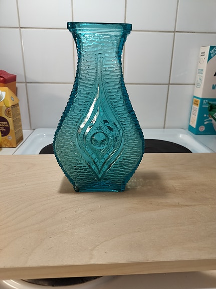 Turkoosi maljakko