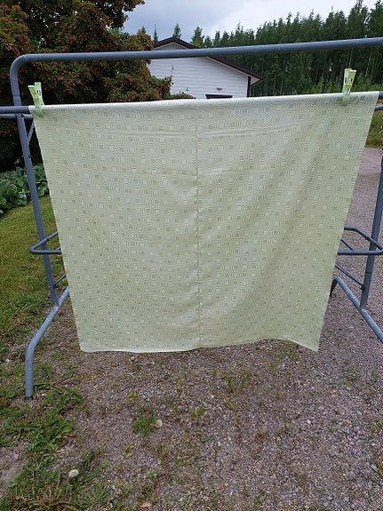 Vaaleanvihreä pöytäliina