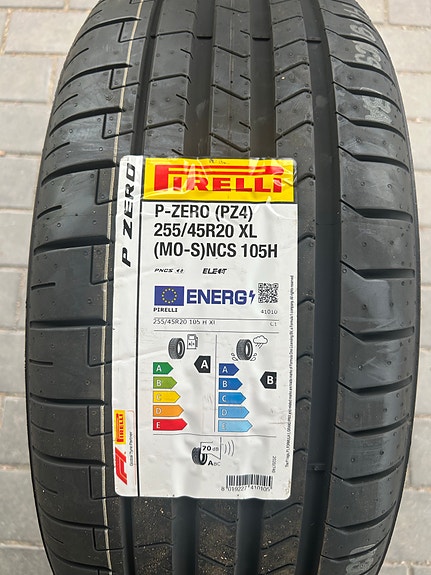 Pirelli P-ZERO (PZ4) sähköauton renkaat