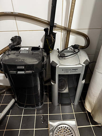 Aquael Ultramax 2000 ja Jbl cristalprofi Greenline 1502e EHEIM UV 800 Reeflex