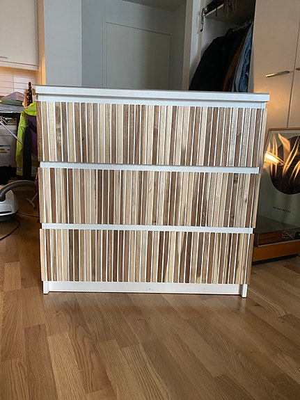 Uniikki IKEA MALM -lipasto rimapaneelilla – käsin tuunattu, 3 laatikkoa