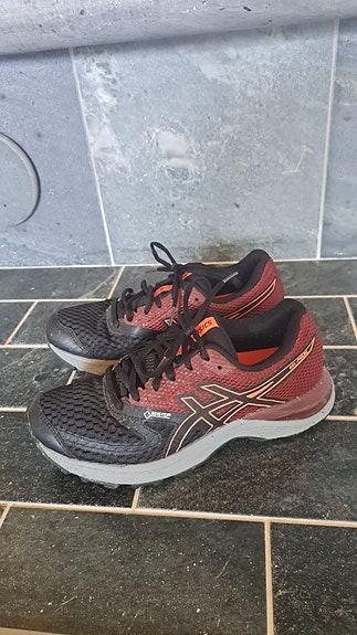 Asics lenkkarit