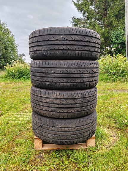 Kesärenkaat 245/45/19